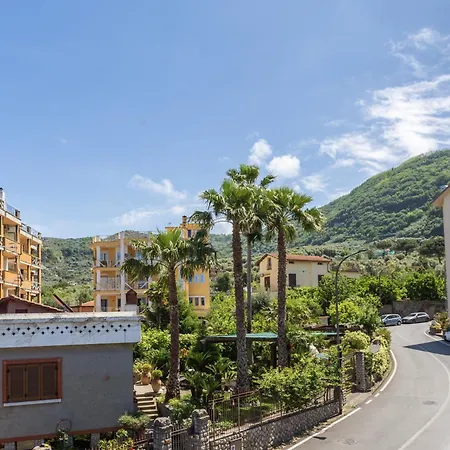 Hotiday Collection - Byo Apartahotel 3*